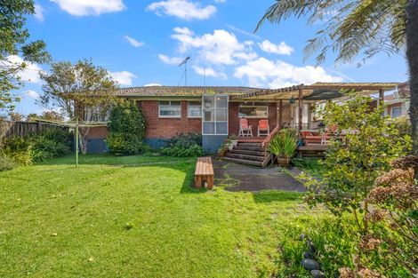 Photo of property in 82 Botany Road, Botany Downs, Auckland, 2010