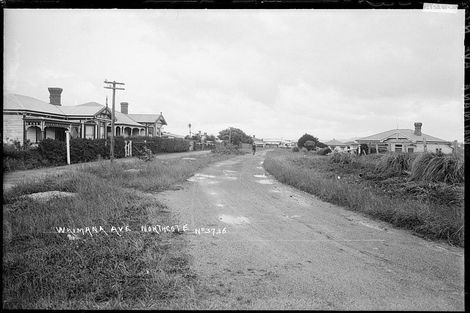 Photo of property in 33 Waimana Avenue, Northcote Point, Auckland, 0627