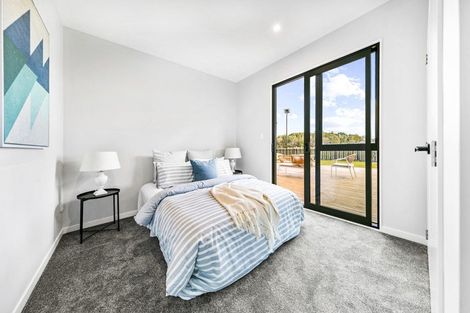 Photo of property in 63 Mcindoe Road, Kumeu, 0810