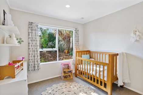 Photo of property in 1/11 Mercury Lane, Windsor Park, Auckland, 0632