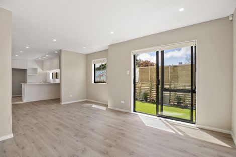 Photo of property in 47a Gossamer Drive, Pakuranga Heights, Auckland, 2010