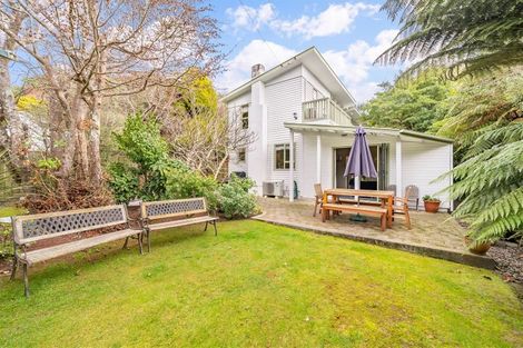 Photo of property in 84 Pinehaven Road, Pinehaven, Upper Hutt, 5019