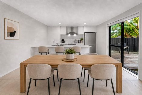 Photo of property in 12a Rene Place, Sunnyhills, Auckland, 2010