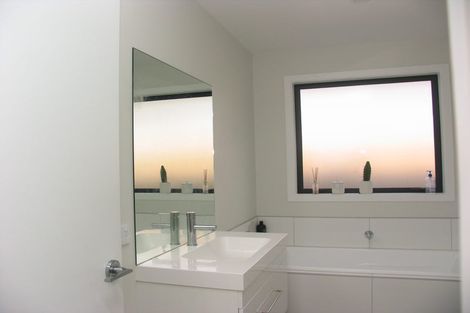 Photo of property in 25 Bale Road, Jacks Point, 9371