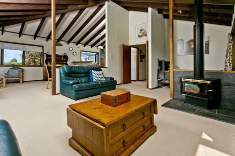 Photo of property in 2/39 Parr Terrace, Castor Bay, Auckland, 0620