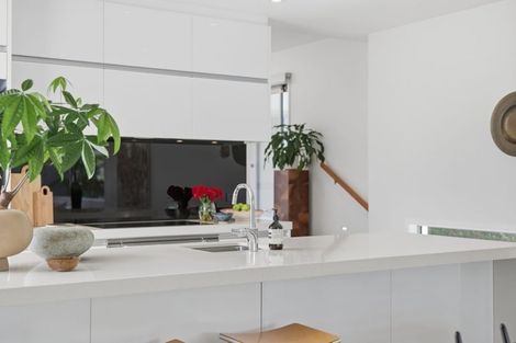 Photo of property in 57 Wainui Avenue, Point Chevalier, Auckland, 1022