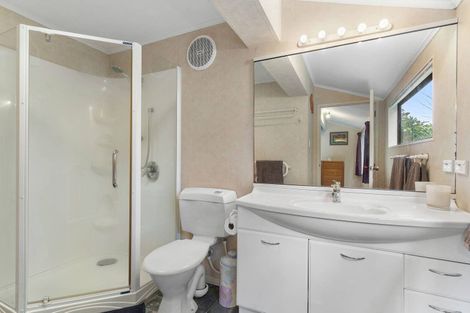 Photo of property in 30 Lastel Place, Shelly Park, Auckland, 2014