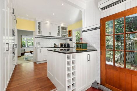 Photo of property in 38 Cashmere Avenue, Khandallah, Wellington, 6035