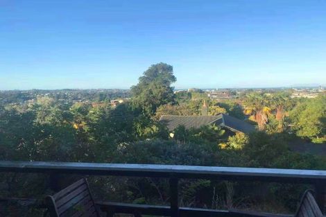 Photo of property in 118 Pupuke Road, Hillcrest, Auckland, 0627