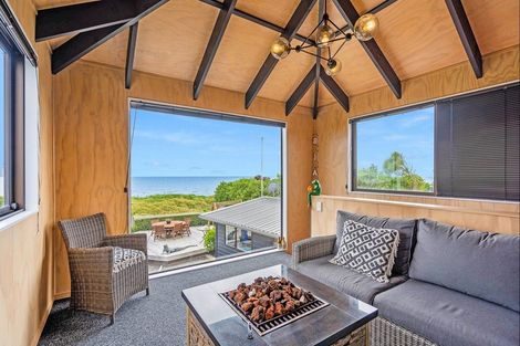 Photo of property in 23 Ara Kuaka, Waikanae Beach, Waikanae, 5036