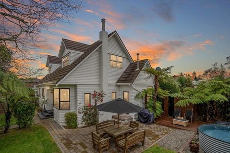 Photo of property in 6 Centennial Drive, Hokowhitu, Palmerston North, 4410