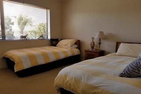 Photo of property in 14 Craigavon Drive, East Tamaki, Auckland, 2013