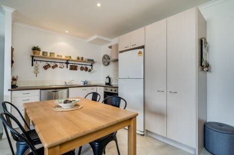 Photo of property in Paramount Apartments, 4/281 Maunganui Road, Mount Maunganui, 3116