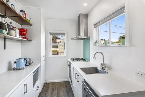 Photo of property in 25 Golf Road, Paraparaumu Beach, Paraparaumu, 5032