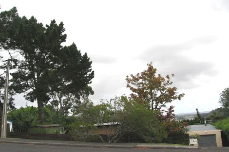 Photo of property in 2/4 Lynn Road, Bayview, Auckland, 0629