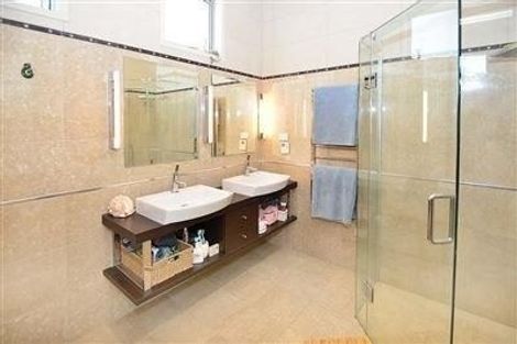 Photo of property in 42a Tindalls Bay Road, Tindalls Beach, Whangaparaoa, 0930