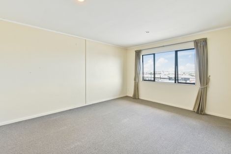 Photo of property in 6/11 Jack Conway Avenue, Manukau, Auckland, 2104
