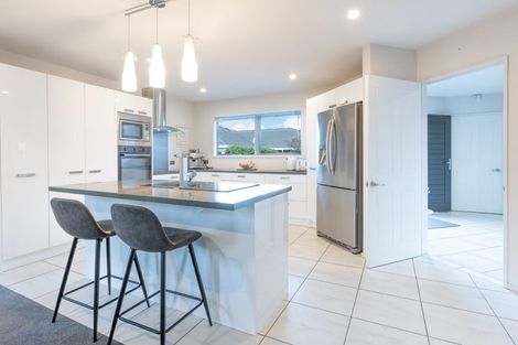 Photo of property in 7 Goodall Place, Redwood, Christchurch, 8051