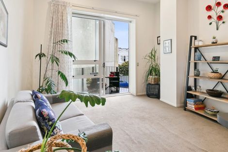 Photo of property in Stadium Garden Flats, 101/107 Thorndon Quay, Pipitea, Wellington, 6011