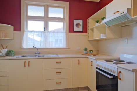 Photo of property in 14 Royal Crescent, Saint Kilda, Dunedin, 9012