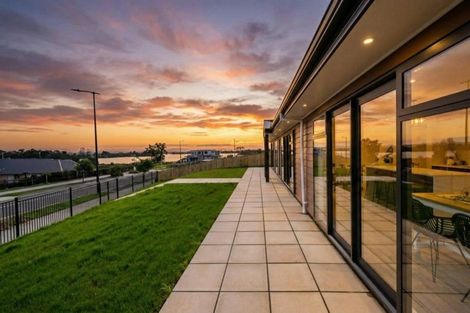 Photo of property in 18 Okohaka Avenue, Glenbrook, 2681