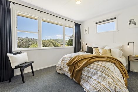 Photo of property in 19 Lynda Avenue, Paparangi, Wellington, 6037