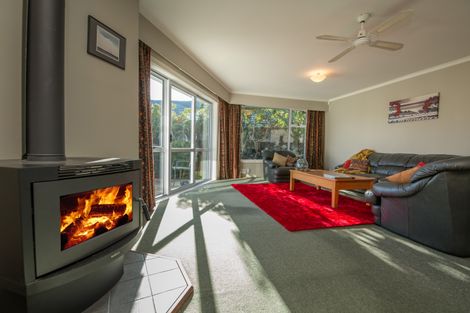 Photo of property in 6 Shirldale Place, Avonhead, Christchurch, 8042