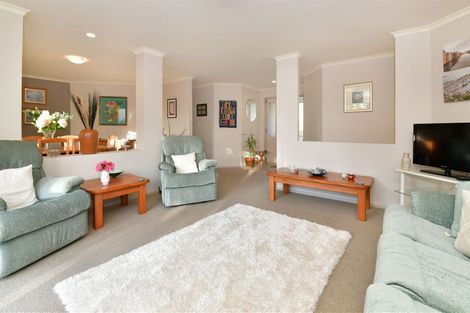 Photo of property in 11 D'urville Place, Gulf Harbour, Whangaparaoa, 0930