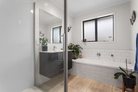 Photo of property in 2 Korimako Place, Coastlands, Whakatane, 3120