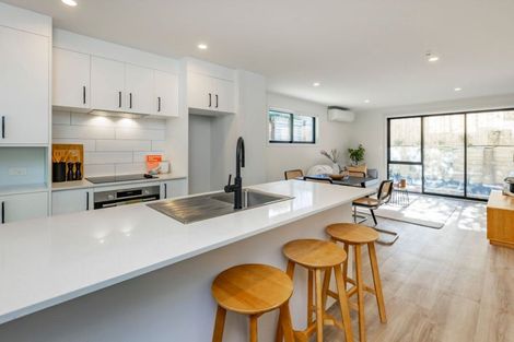 Photo of property in 1/63 Hillcrest Avenue, Hillcrest, Auckland, 0627