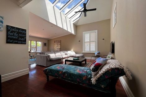 Photo of property in 8 Cheltenham Road, Devonport, Auckland, 0624