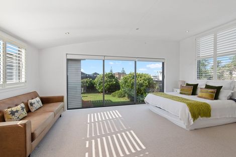 Photo of property in 9 Paraoa Crescent, Omaha, 0986