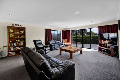 Photo of property in 105 Mawhitiwhiti Road, Normanby, Hawera, 4675