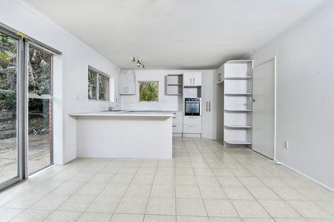 Photo of property in 34 Raymond Terrace, Northcote, Auckland, 0627