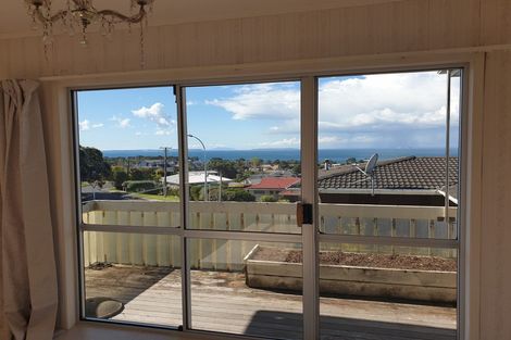 Photo of property in 2/8 Rahopara Street, Castor Bay, Auckland, 0620