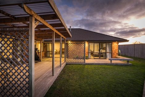Photo of property in 39 Rosalie Terrace, Kelvin Grove, Palmerston North, 4414