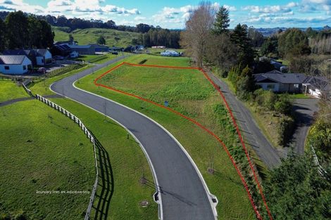 Photo of property in 2 Willow Lane, Acacia Bay, 3385