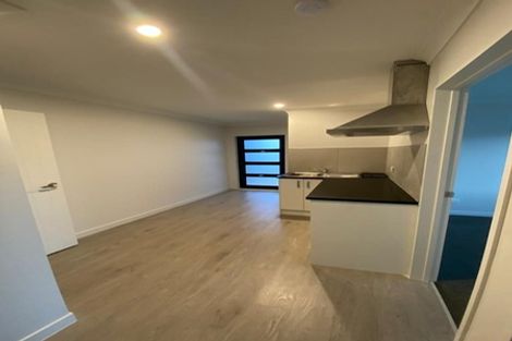 Photo of property in 2 Sapwood Crescent, Takanini, 2110