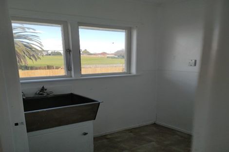 Photo of property in 25 Raglan Street, Mangere East, Auckland, 2024