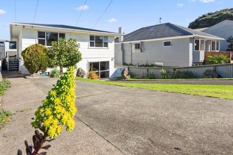 Photo of property in 34 Pitau Road, Mount Maunganui, 3116