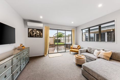 Photo of property in 15 Pakoro Close, Hobsonville, Auckland, 0618