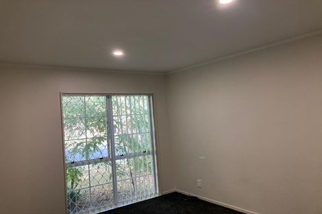 Photo of property in 2 Framalda Place, Conifer Grove, Takanini, 2112