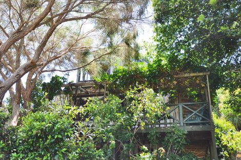 Photo of property in 4 Hillside Crescent, Leigh, 0985