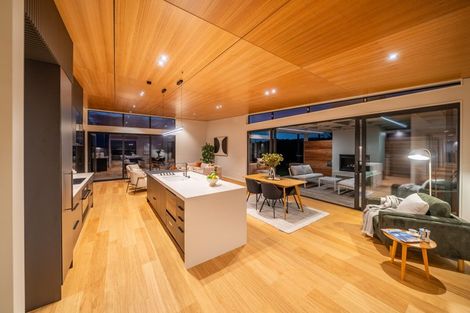 Photo of property in 43 Paekakariki Hill Road, Pauatahanui, Porirua, 5381