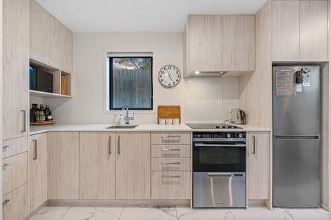 Photo of property in 52f Vodanovich Road, Te Atatu South, Auckland, 0610