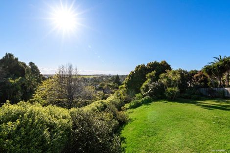 Photo of property in 156 Bleakhouse Road, Mellons Bay, Auckland, 2014
