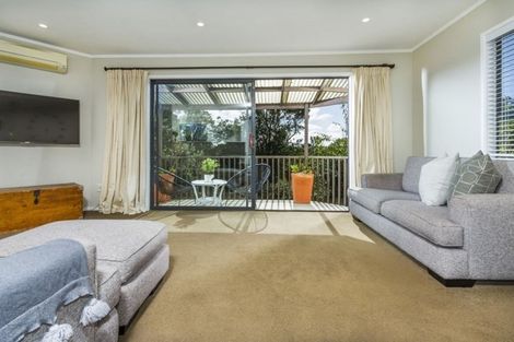 Photo of property in 1/28 Capilano Place, Glenfield, Auckland, 0629