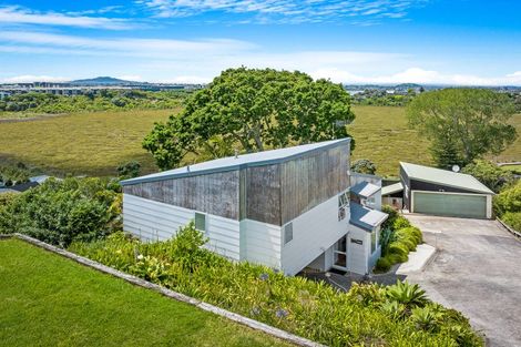 Photo of property in 2/63 College Road, Northcote, Auckland, 0627