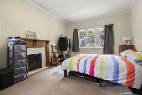 Photo of property in 16 Lonsdale Crescent, Rongotai, Wellington, 6022