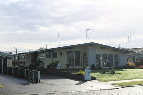 Photo of property in 28 Dalton Crescent, Dinsdale, Hamilton, 3204